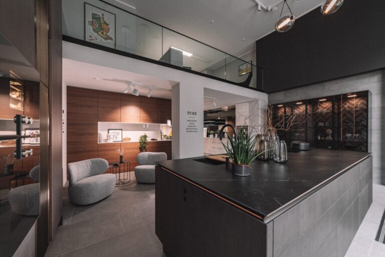 SieMatic Studio Leipzig – Kochinsel in der Ausstellung