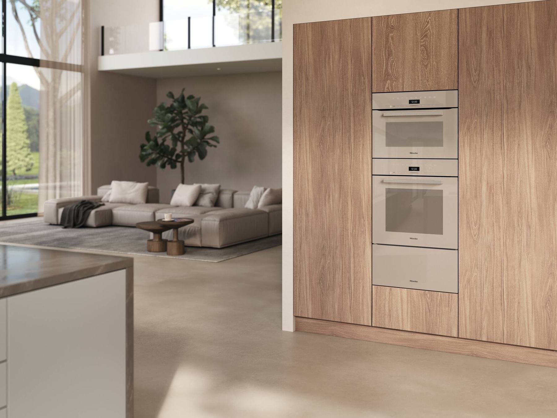 Miele Hausgeräte: Backöfen in ergonomischer Höhe in Hochschränken aus Holz